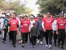 Jelang HUT Bhayangkara ke-79, Wabup Gowa Lepas Ratusan Peserta Bhayangkara Fun Walk