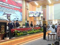 Munafri – Aliyah Hadiri Pengukuhan PAW Apiaty Amin Syam di DPRD Kota Makassar