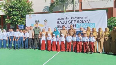 Launching dan Bagikan Seragam Sekolah Gratis di SMPN 3 Makassar, Wali Kota Munafri: Tidak Ada Lagi Jual Beli di Sekolah