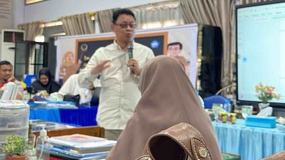 Ketua MKKS SMAN Kota Makassar, Syafruddin Bawakan Materi IHT di SMAN 5 Makassar