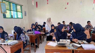 Hari Pertama Program MBG Disambut Antusias Siswa SMPN 40 Makassar