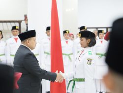 Kukuhkan Paskibraka 2025, Wali Kota Munafri Tekankan Semangat dan Mental Tangguh