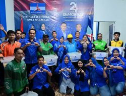 HUT ke-24, Pengurus Partai Demokrat Makassar Bagikan Paket Sembako ke Ojol dan Panti Asuhan