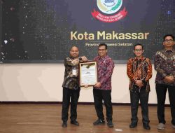 Masuk 10 Besar Kota Terbaik Hal Transformasi Digital, Pemkot Makassar Raih Penghargaan dari Wamen Komdigi RI
