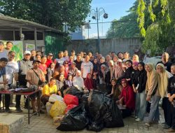 Peringati WCUD 2025, Diskominfo Makassar Gelar Kerja Bakti dan Kunjungi TPS3R