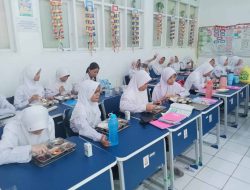 Distribusi Berjalan Lancar, Siswa SMPN 3 Makassar Antusias Sambut Program Makan Bergizi Gratis