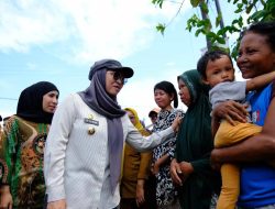 Serahkan Bantuan, Bupati Gowa Tinjau Langsung Warga Terdampak Angin Puting Beliung