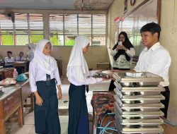 Berjalan Lancar, Siswa SMPN 18 Makassar Antusias Nikmati Menu Makan Bergizi Gratis