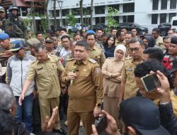 Turun Langsung Temui Pendemo, Munafri: Silahkan Berdagang, Tapi Bukan di Tempat Terlarang