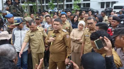 Turun Langsung Temui Pendemo, Munafri: Silahkan Berdagang, Tapi Bukan di Tempat Terlarang