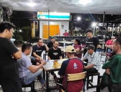 Hempaskan Lawan dengan Skor 7-0 di Final, Jokowi Cs Juara I Turnamen Mini Domino di Instrumen Cafe
