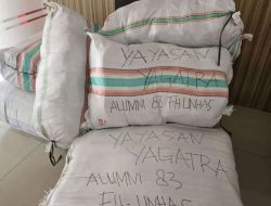 Gubernur Sulsel Terima Bantuan Yagatra Alumni FH Unhas 83 untuk Korban Bencana Aceh Tamiang