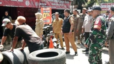 Tegakkan Perda dan Perwali, Lurah Parang Layang Tertibkan PKL di Jalan Bandang dan Buru