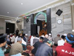 Salat Subuh di Kecamatan Wajo, Wali Kota Munafri Tekankan Ketertiban dan Kebersihan Lingkungan