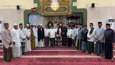 Tarawih Perdana, Bupati Takalar Ajak Masyarakat Tingkatkan Kesabaran dan Ketakwaan