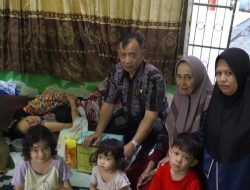 Plt Camat Wajo Kunjungi Warga Penderita Penyakit Komplikasi di Malimongan Tua