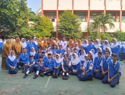 Jadi Pembina Upacara, Kepala BBPMP Tekankan Penguatan Karakter Siswa di SMPN 3 Makassar