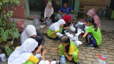 Kreatif, Siswa dan Guru SDN Balang Boddong Manfaatkan Galon Bekas Buat Tempat Sampah
