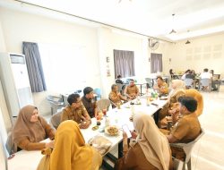Pimpin Rakor dan Apel Pagi, Plt Camat Wajo Tekankan Keamanan, Kebersihan dan Pelayanan Ramah Lingkungan