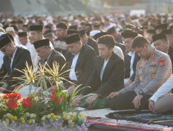 Salat Idul Adha Bersama Ribuan Warga di Karebosi, Munafri – Aliyah Serukan Perkuat Kepedulian Sosial