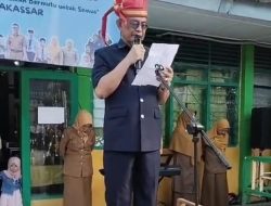 Kepsek SMPN 27 Makassar Bacakan Puisi untuk Siswa Kelas IX di Momen Upacara Terakhir