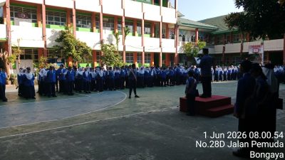Kaswadi Ajak Keluarga Besar SMPN 3 Makassar Jadikan Pancasila sebagai Pedoman Hidup