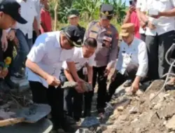 Bupati Takalar Lakukan Peletakan Batu Pertama Pembangunan Irigasi di Polsel